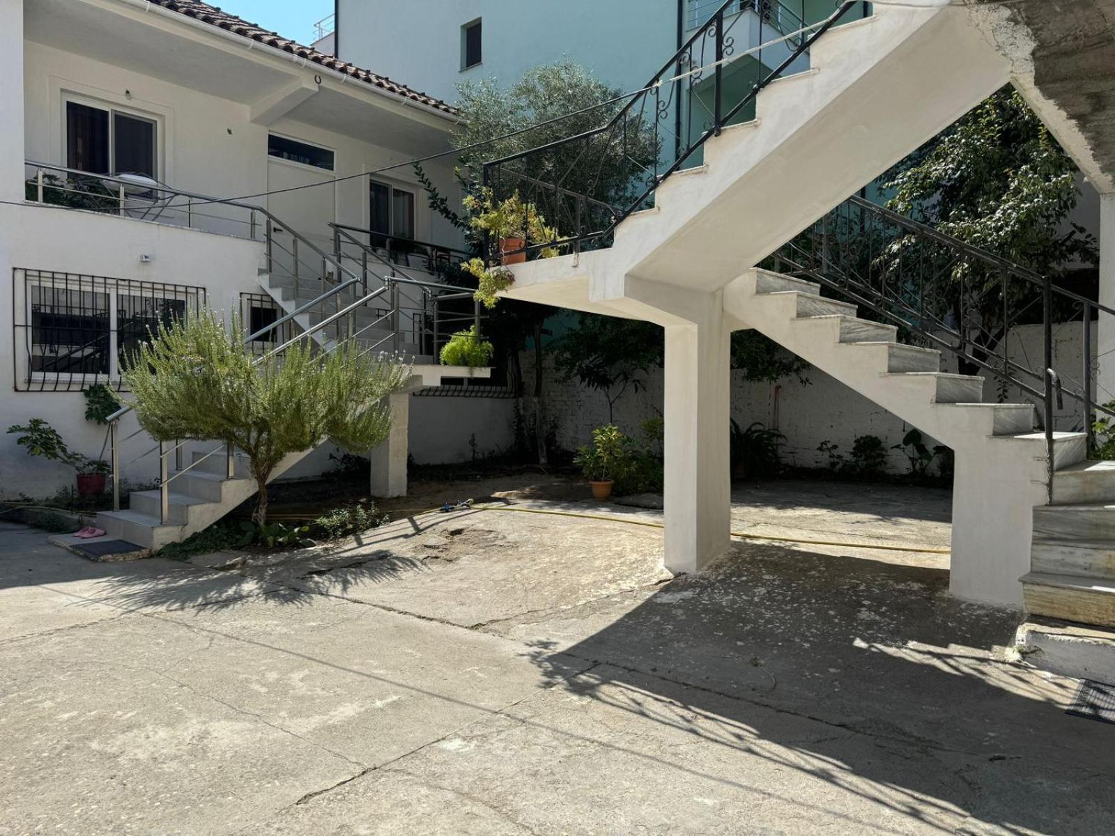 Ibras House Hotel Durres Exterior photo
