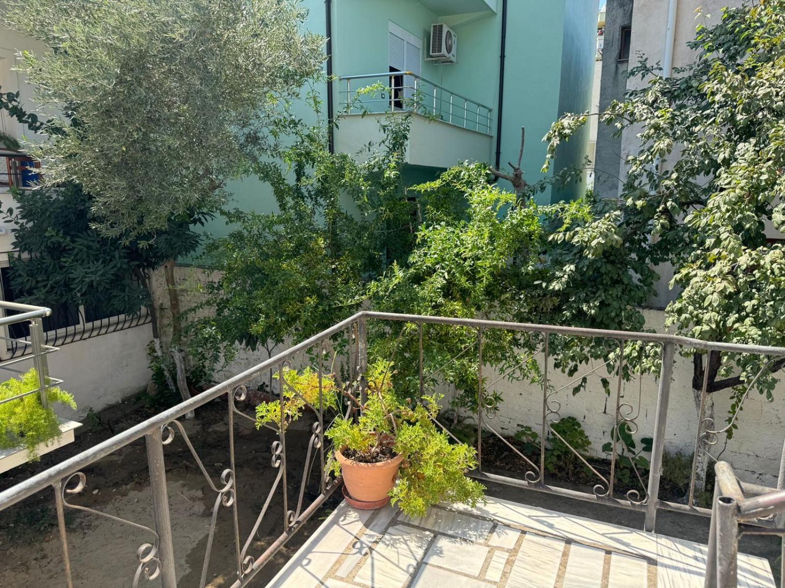 Ibras House Hotel Durres Exterior photo